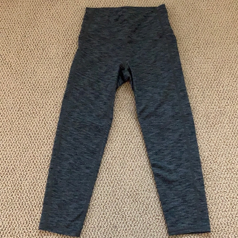 Cute pattern athlete crop leggings!!